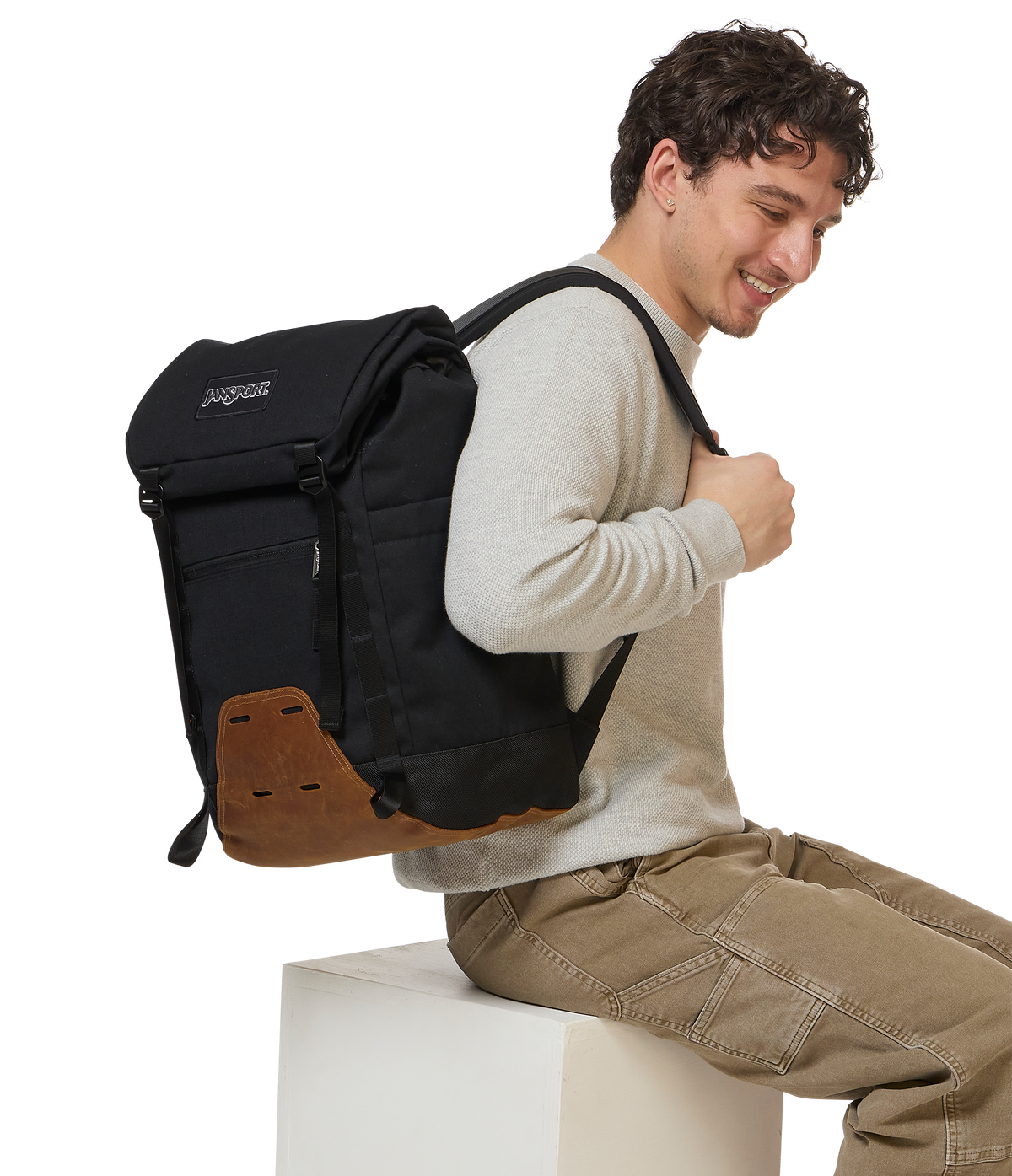cruiser-rucksack-l0 JS0A86EP008-MODEL.png