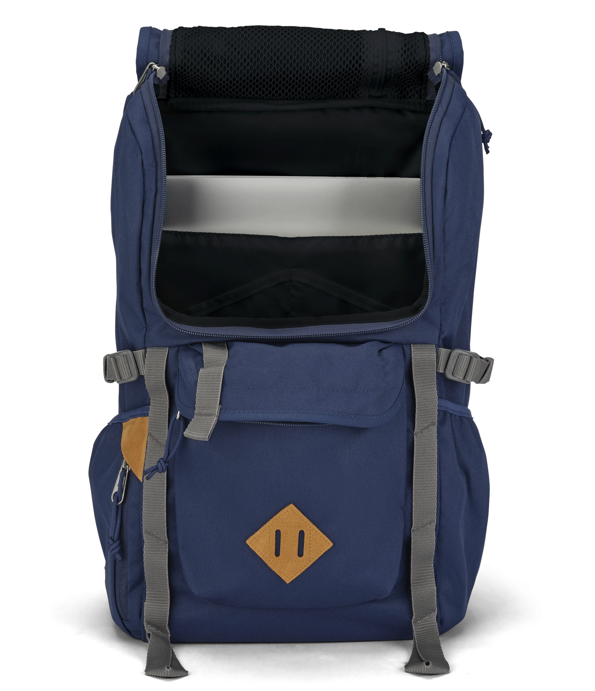 hatchet-backpack-w2 JS0A47J4003-DET2.webp