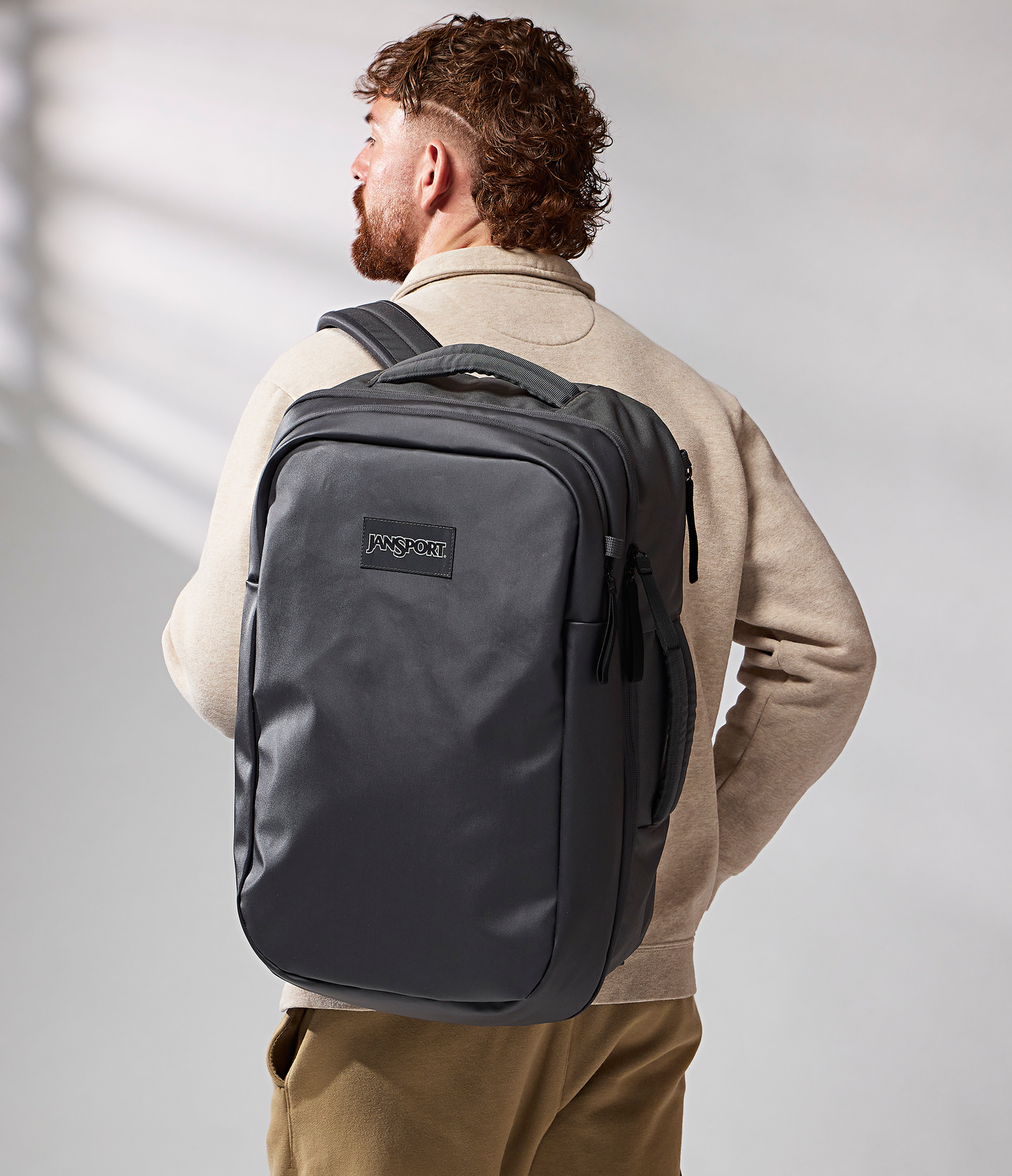 good-latitude-travel-pack-40l-b8 JS0A86EUDMX-MODEL.png
