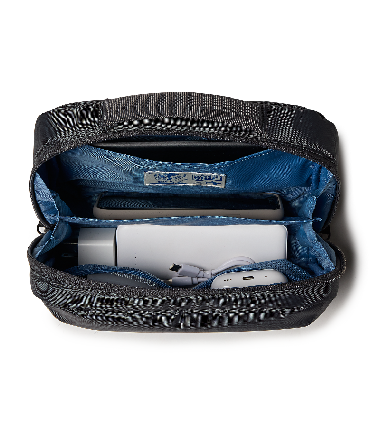 travel-pack-30l-tech-organizer-smokey-grit-set-s2 JS0A86EVDMX-DET3.png